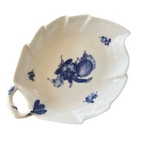 Royal Copenhagen Blue Flower Braided Leaf Dish Porcelain White 8003 Vintage